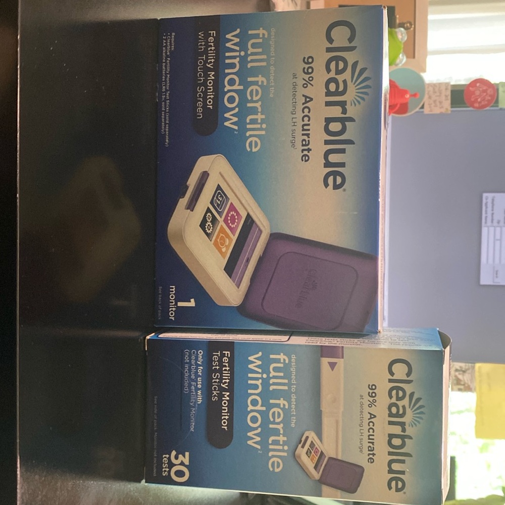 Full fertile ovulation monitor and test sticks